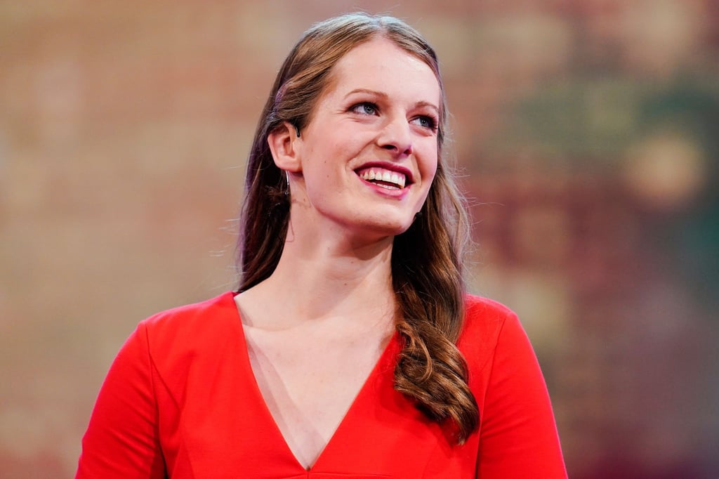 Luise Böhme, neue Deutsche Weinprinzessin aus Sachsen-Anhalt, lächelt.