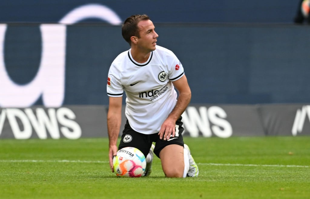 Der Frankfurter Mario Götze knickte im Spiel gegen den 1. FC Union um.