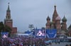 Menschen versammeln sich auf dem Roten Platz, um die Annexion der ukrainischen Regionen an Russland zu feiern. Die ARD berichtete in einem „Brennpunkt“.