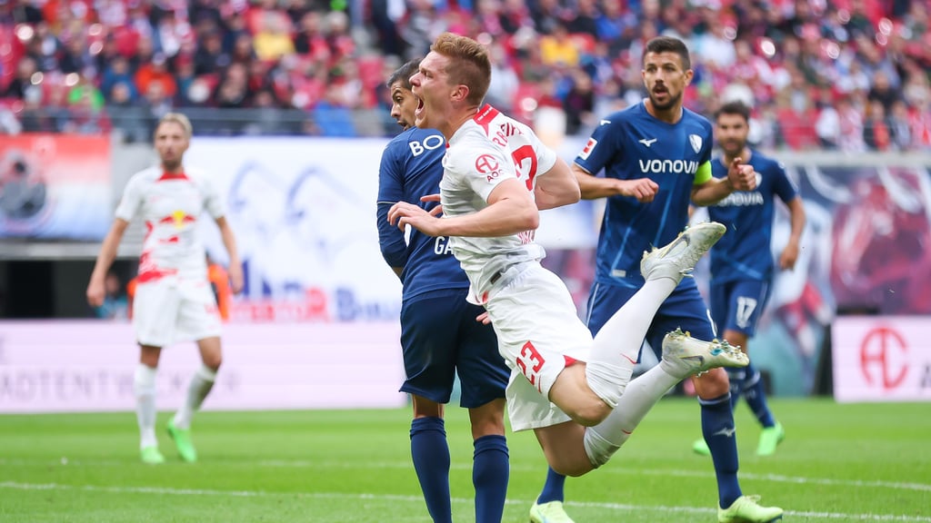 Gestempelt: Marcel Halstenberg hebt ab.