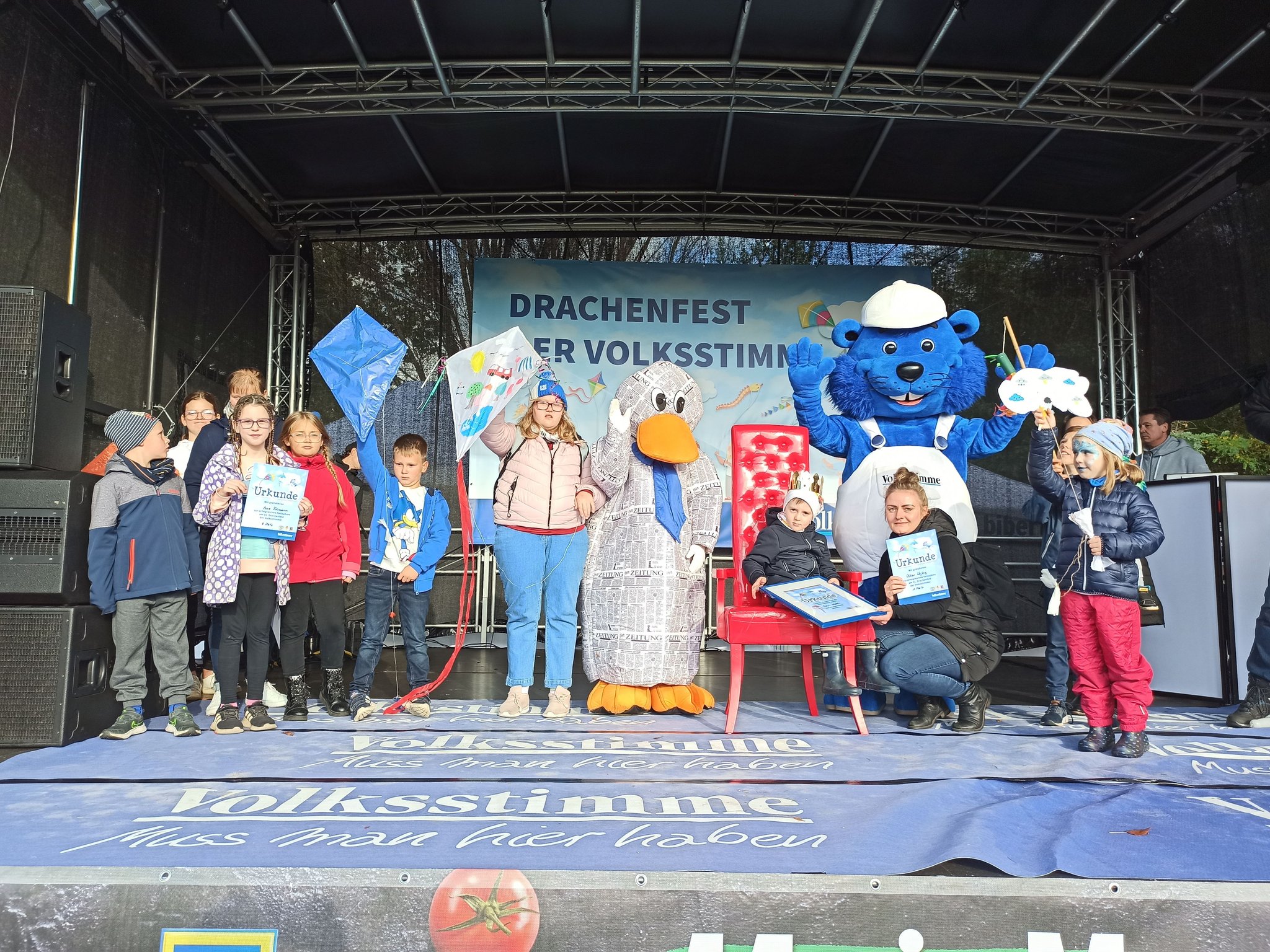 Volksstimme Drachenfest Der neue Magdeburger Drachenkönig bastelte die