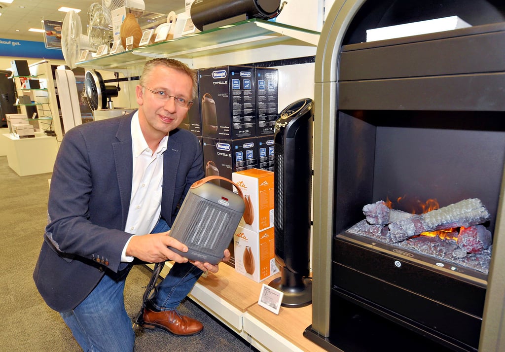 Den elektrischen Heizstrahler gibt es schon für 50 Euro. Fast jeden Tag wird danach bei „Euronics“ gefragt, wie Christoph Lux verrät.