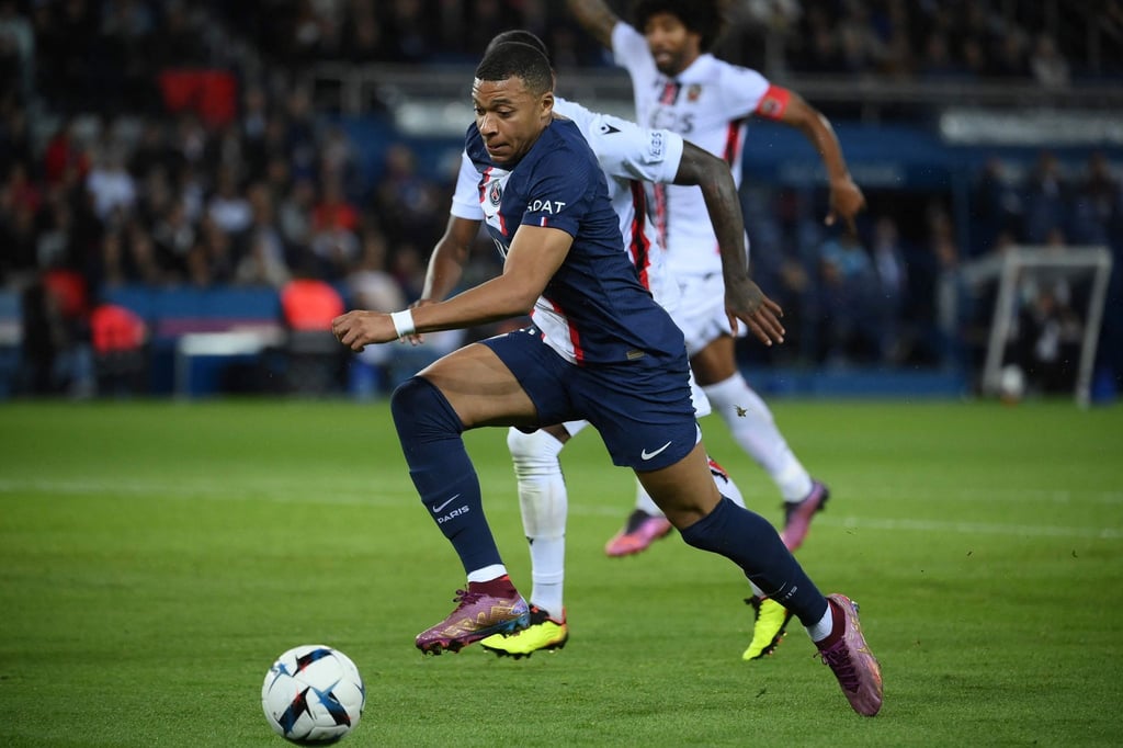 Kylian Mbappé (v) erzielte nach seiner Einwechslung den entscheidenden Treffer.