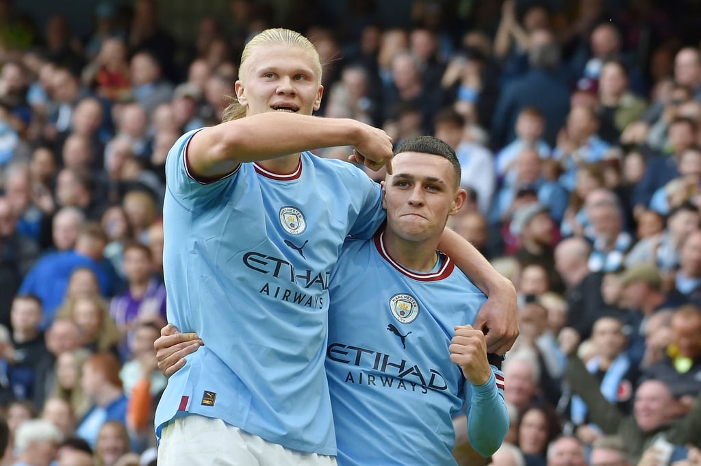 Erling Haaland (l) und Phil Foden trafen jeweils dreifach für Man City.