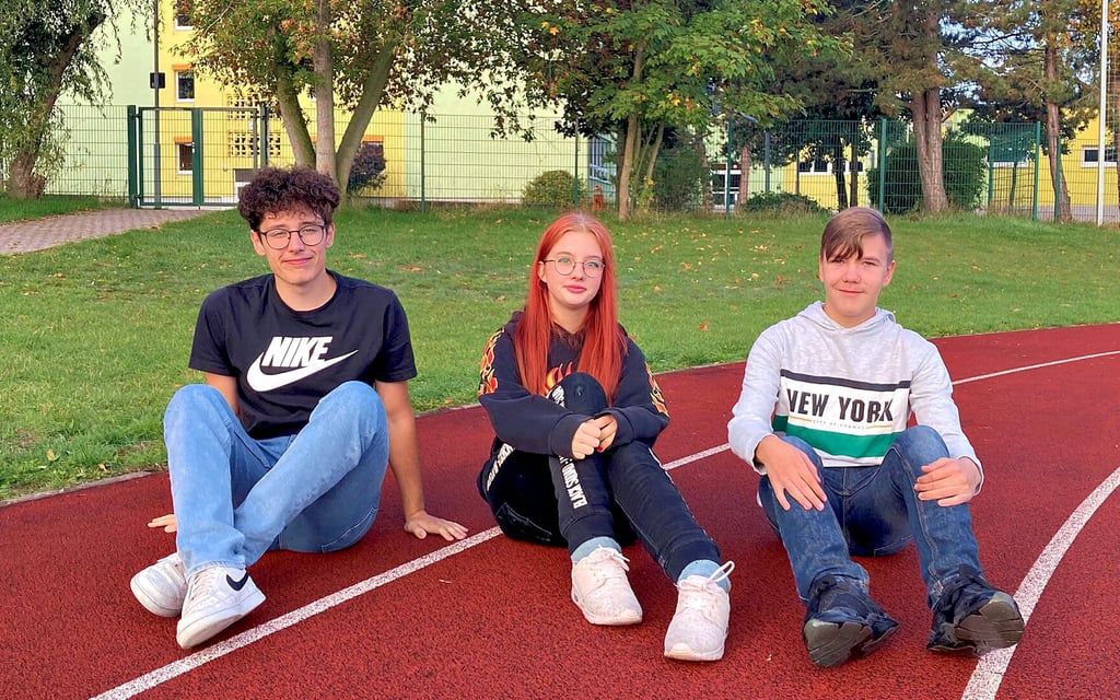 Tim Schramm (v.l.n.r.), Marie-Sofie Wenzlaff und Luis Jammermann nehmen am 7. Spendenmarathon an ihrer Schule teil.