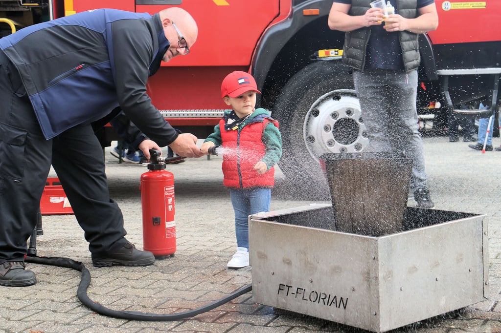 Bei Groß und Klein beliebt: Der Tag der offenen Tür der Freiwilligen Feuerwehr Roßlau.