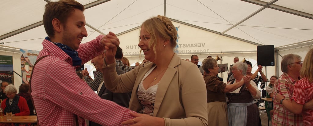 Beim musikalischen Frühschoppen war die Tanzfläche im Festzelt immer gut gefüllt.