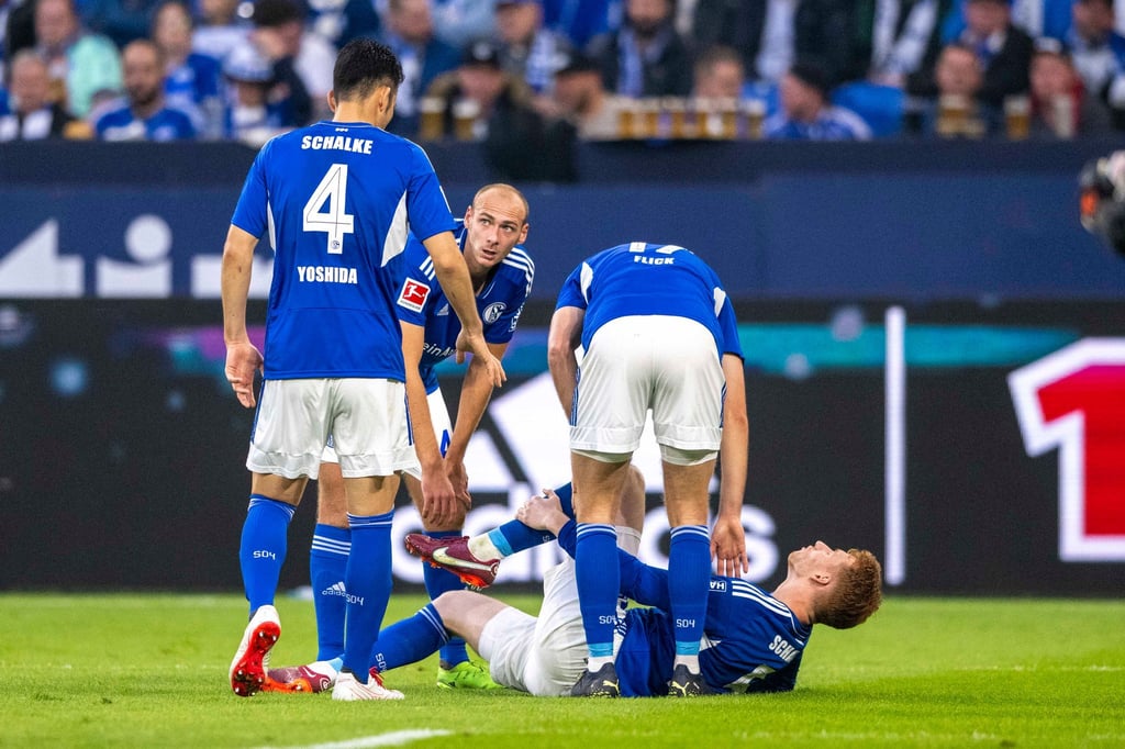 Wird den Schalkern länger fehlen: Sepp van den Berg (unten).