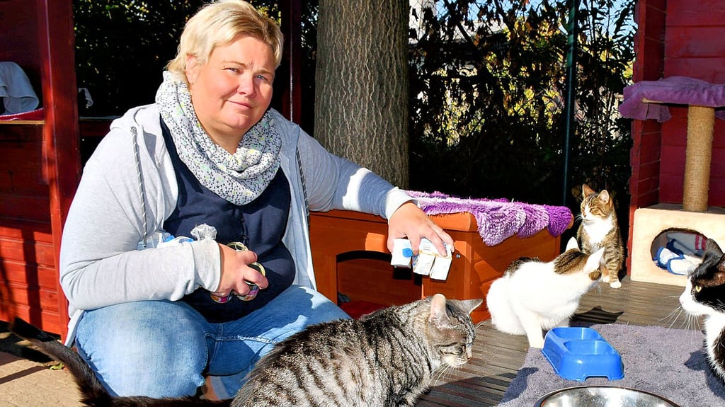 Kathrin Behrends leitet das Tierheim und ist wie ihre Kollegen rund um die Uhr für die Vierbeiner da.