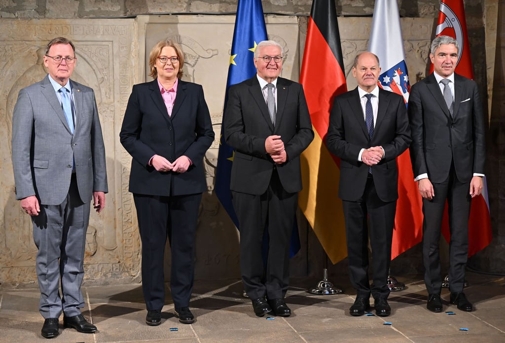 Bärbel Bas (2.v.l), Bundestagspräsidentin, in der Landeshauptstadt Erfurt.
