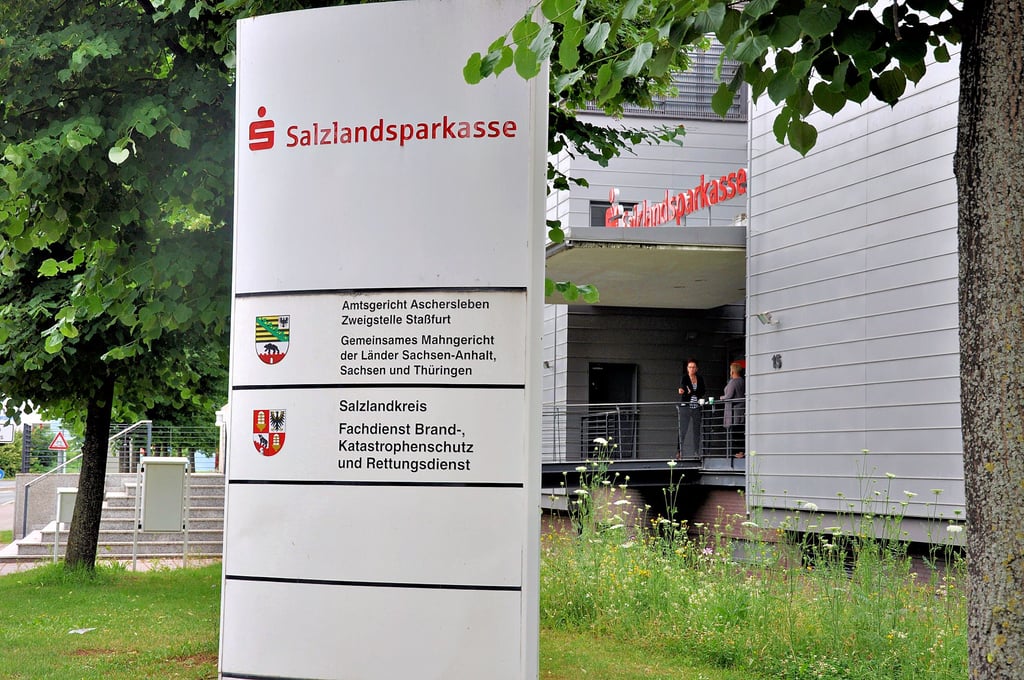 Die Salzlandsparkasse hat einen Winterbetrieb angekündigt. Schrittweise sollen 19 der 46 Filialen ab Oktober über den Winter geschlossen werden.