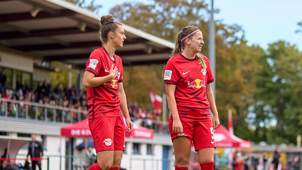 Die RB-Frauen um Gianna Rackow und Louise Ringsing empfangen im DFB-Pokal Eintracht Frankfurt am Cottaweg.