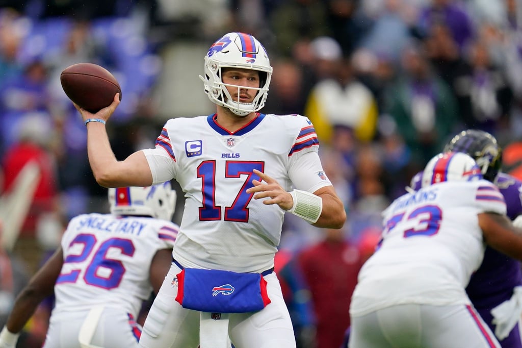 Quarterback Josh Allen (M.) führte die Bills zum Sieg.