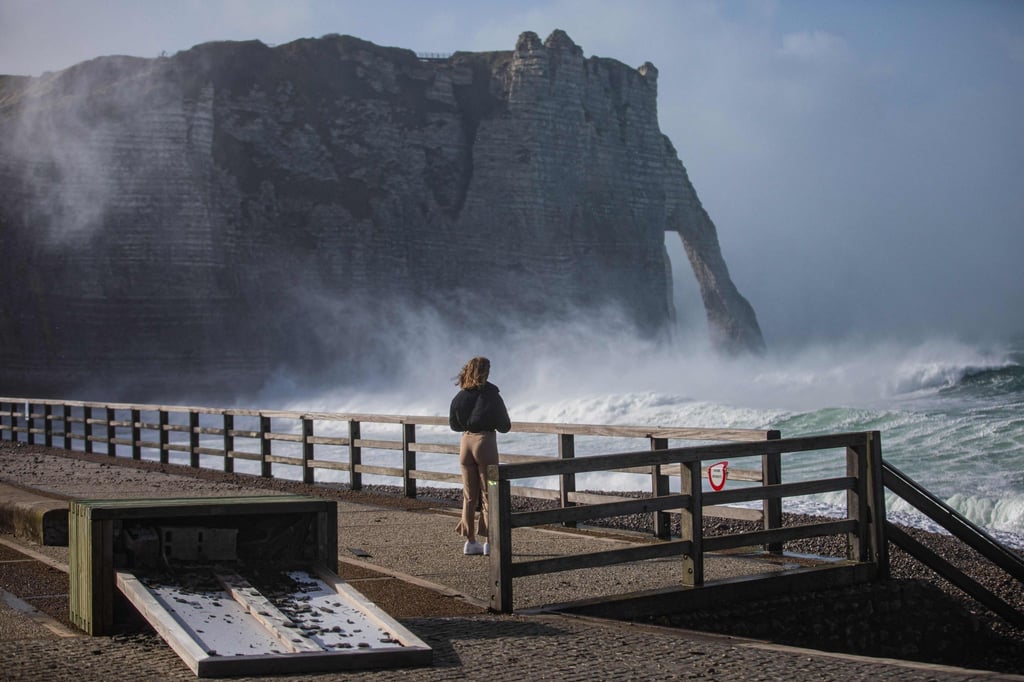 Die Steilküste in Étretat bietet einen urgewaltigen Anblick - birgt aber auch Gefahren.
