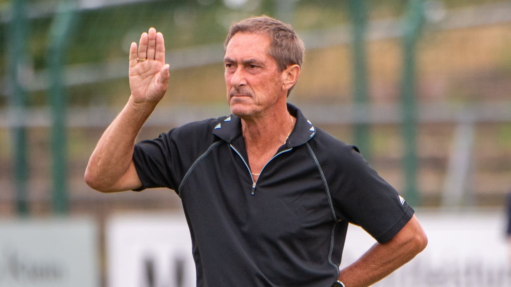 VfL-Trainer Dieter Hausdörfer.