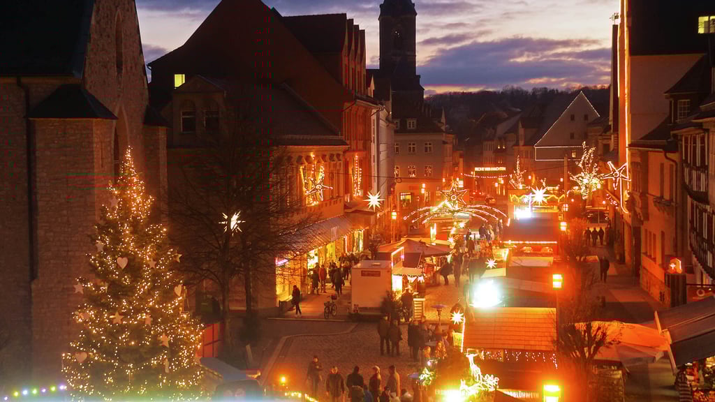 Lichter in der Weihnachtszeit? Die soll es dieses Jahr auch geben - allerdings reduziert.