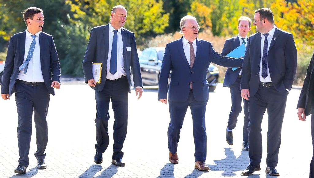 Fördermittelübergabe für Querfurt Nord mit Sven Czekalla, Hartmut Handschak, Reiner Haseloff und Andreas Nette