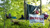 Aktivistinnen und Aktivisten besetzen ein Waldstück im Landschaftsschutzgebiet „Obere Leine“ in Hannover.