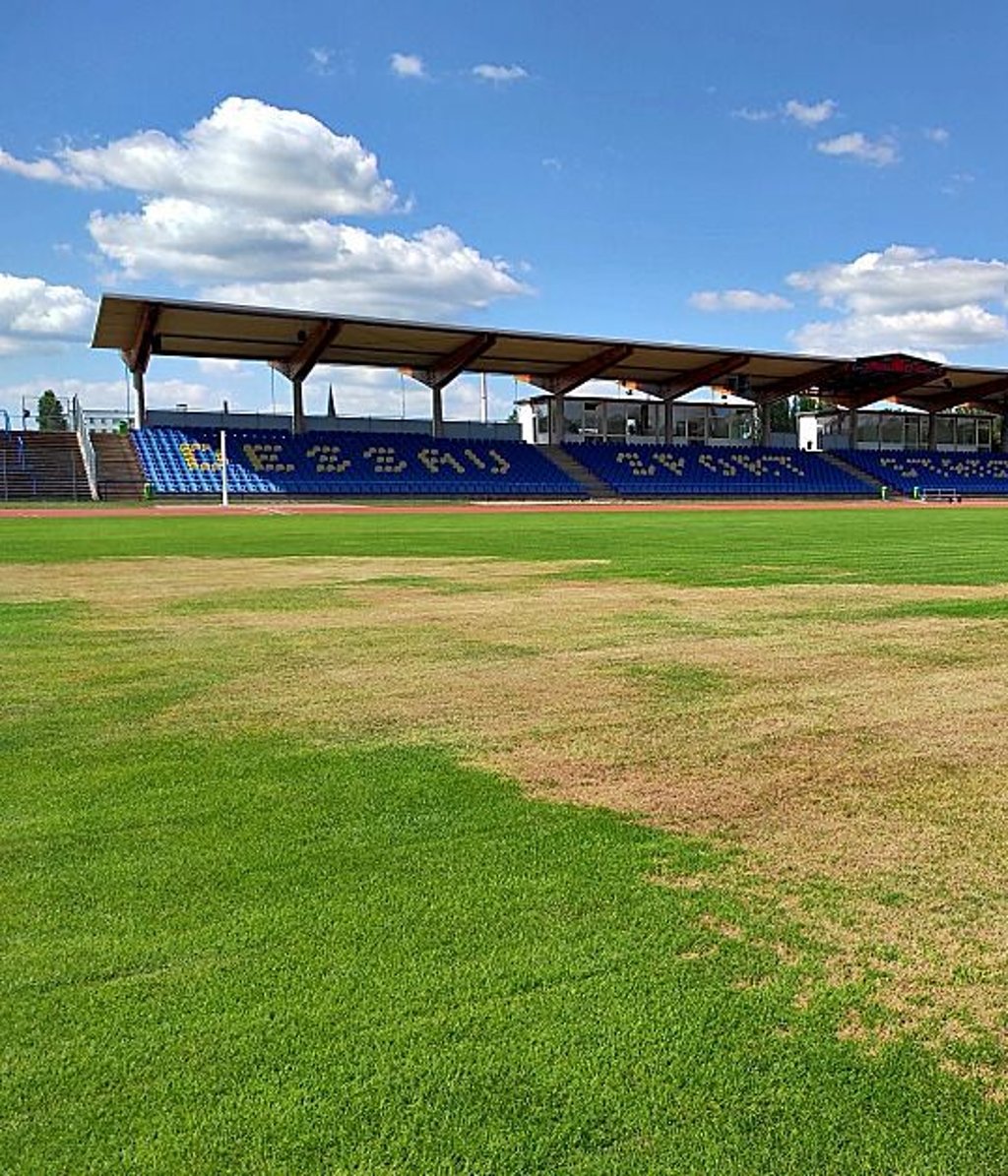 Der Rasen im Paul-Greifzu-Stadion wurde bei der Attacke Ende August langfristig beschädigt.