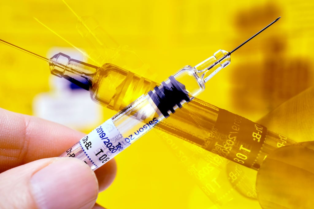 Ein Arzt rät Patienten, die sich in diesem Jahr gegen die Grippe impfen lassen möchten, sich bald zu schützen.