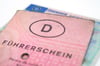 Zu einer Gerichtsverhandlung wegen Fahrens ohne Führerschein ist ein Mann in Delbrück mit dem Auto angereist - und das noch immer ohne Lappen.