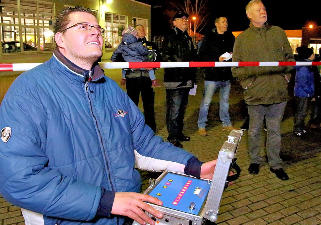 Michael Funke ist professioneller Feuerwerker. Er soll zum Jahreswechsel eine Pyroshow über dem Bernburger Schloss gestalten.