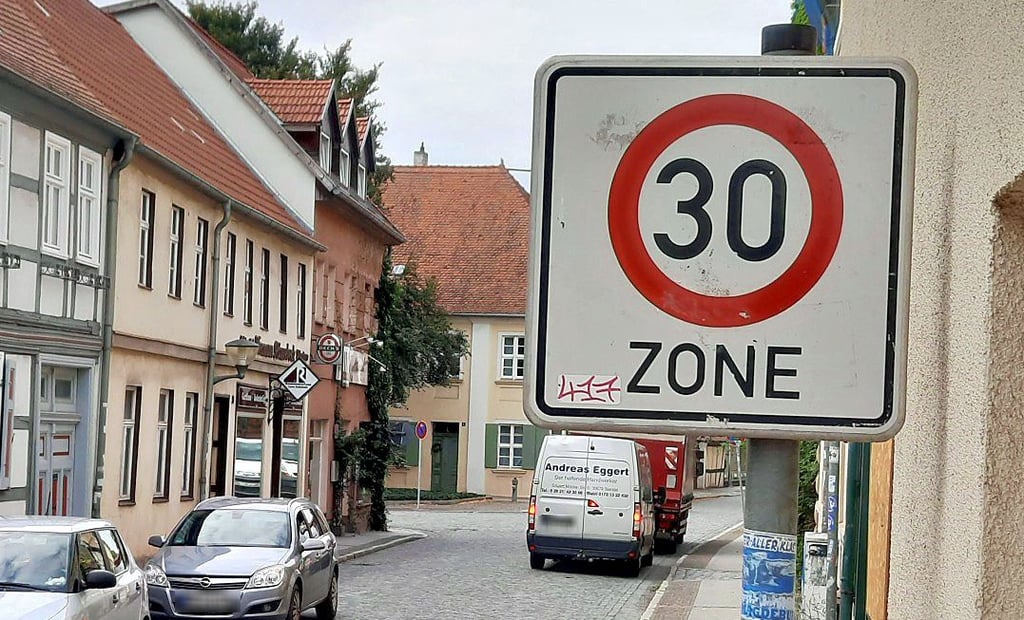 Geschwindigkeitsbegrenzung Gibt es bald noch mehr 30erZonen in Stendal?