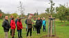 Der Naturschutzbund hat am Montag, dem Tag der Deutschen Einheit, zu einem Treffen auf die Streuobstwiese auf dem Himmelsberg eingeladen. 