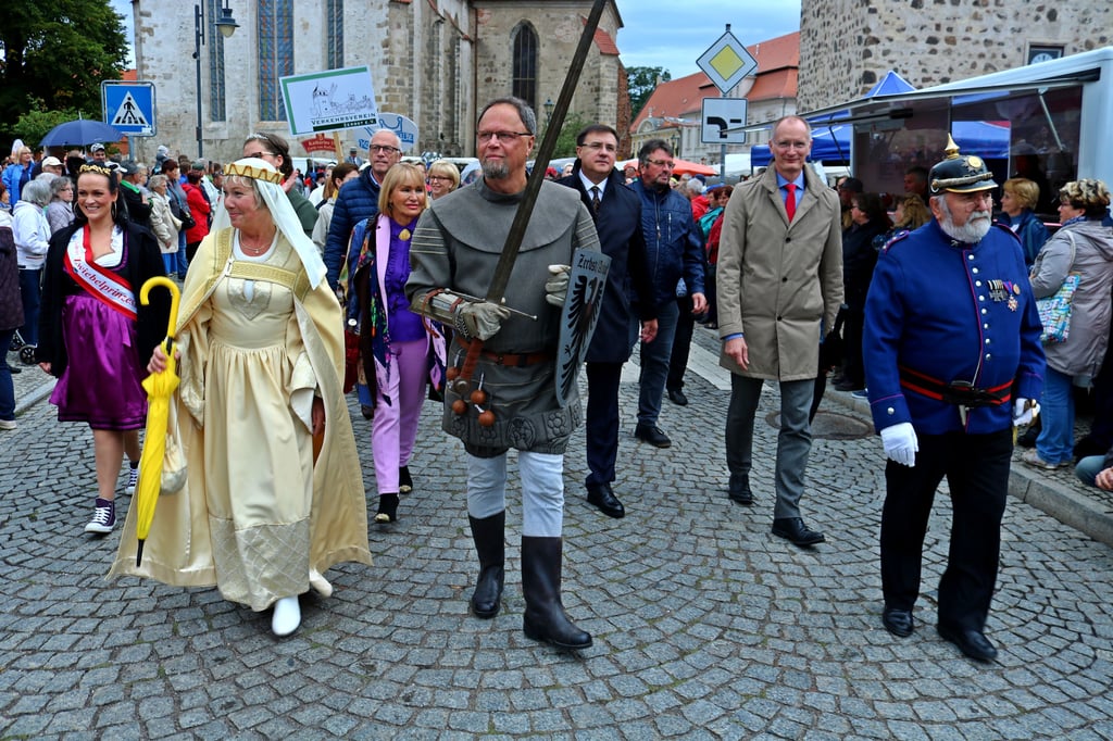 Der Festumzug wird auch dieses Mal der Höhepunkt beim Zerbster Bollenmarkt, der noch mehr bietet.