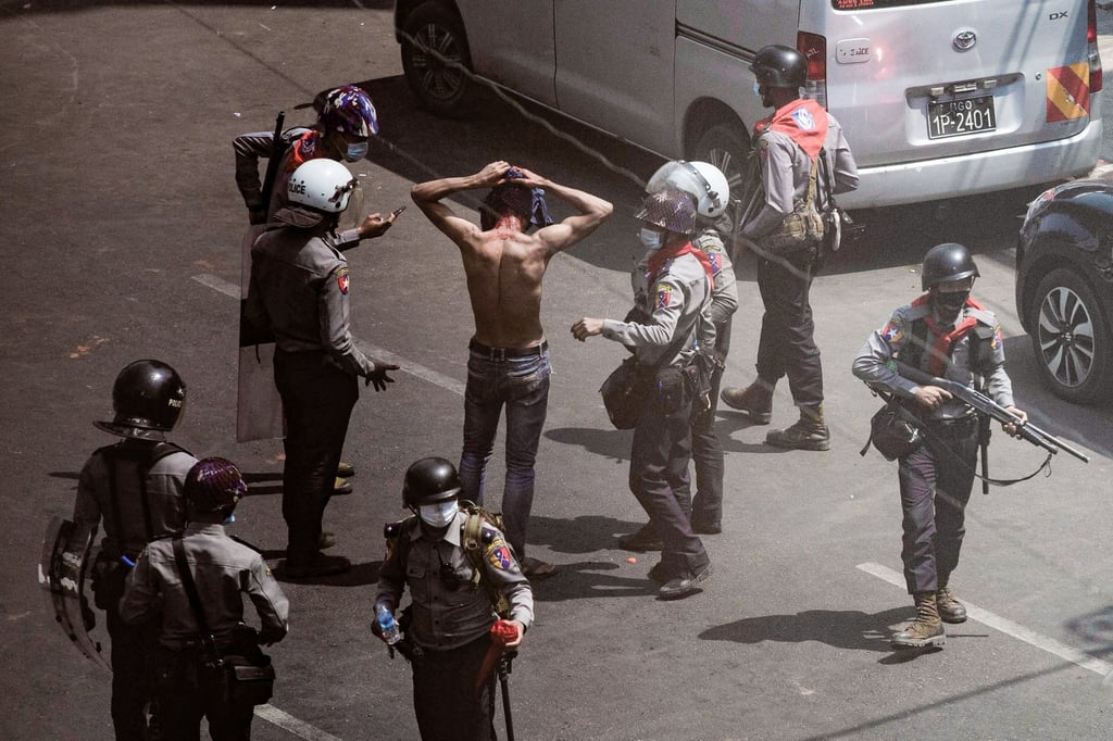 Verhaftungen nach Protesten in Myanmar im Jahr 2021 (Symbolbild).