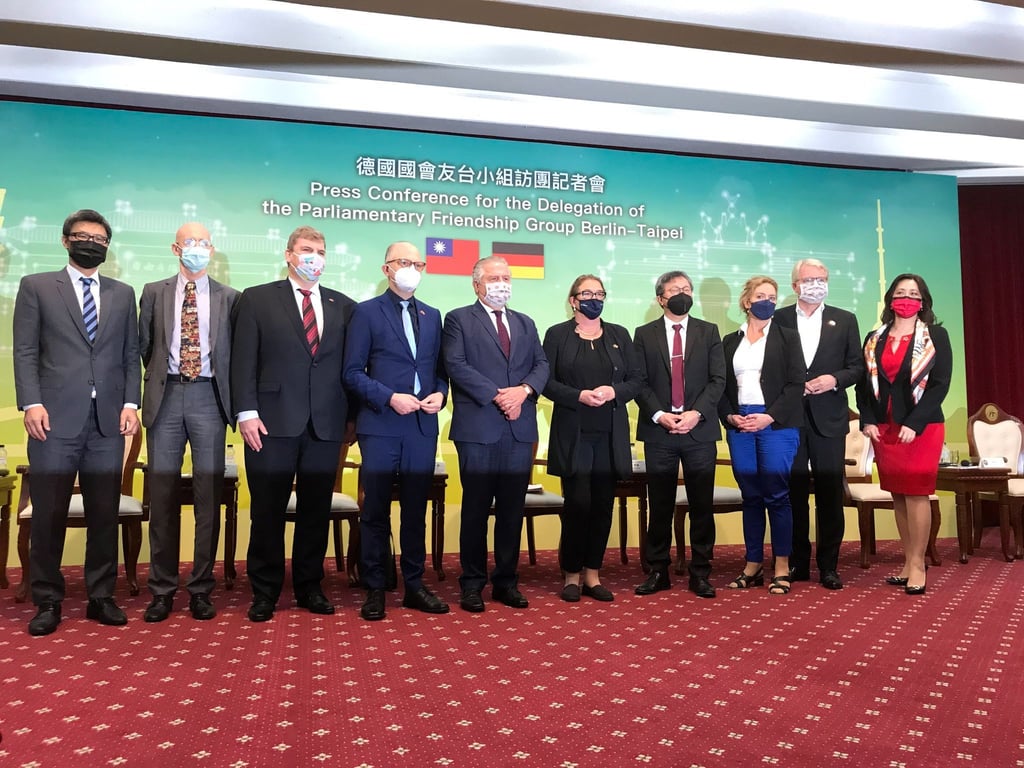 Deutsche Parlamentarier im Außenministerium in Taipeh.