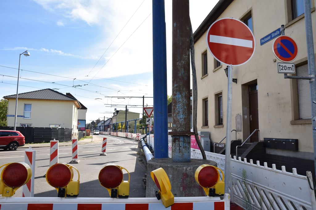 Blick in die Pechauer Straße in Magdeburg. Hier gibt es derzeit eine Sperrung.