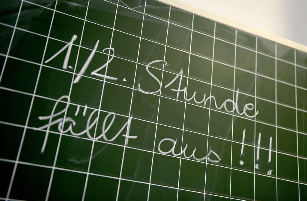 Besonders stark betroffen vom Lehrermangel sind die Grund- und Sekundarschulen. In je 2.000 Fällen konnte hier aufgrund von Unterrichtsausfall zuletzt kein Note in Musik gegeben werden.