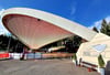 Ab Mitte November wird in der Schierker Feuerstein-Arena die Eisfläche für den Winterbetrieb präpariert.