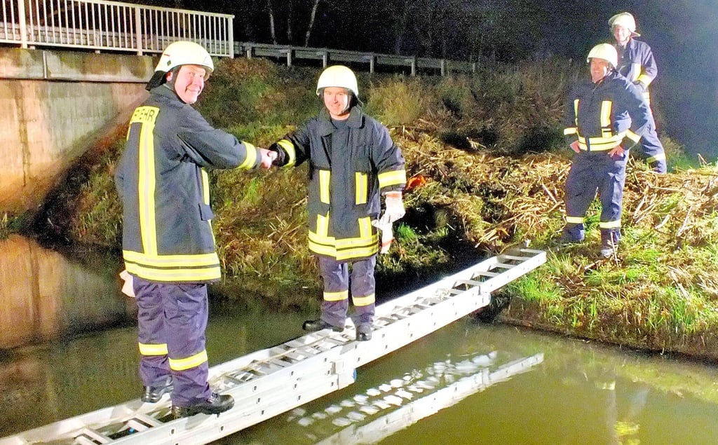 2013 fusionierten die Freiwilligen Feuerwehren von Lindenberg und Jeggel freiwillig mit einem symbolträchtigen Bild am Zehrengraben. Inzwischen sind beide Gruppen Geschichte.