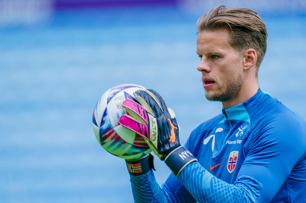 Örjan Nyland ist trotz seiner Vereinslosigkeit aktuell Norwegens Nummer eins im Tor.