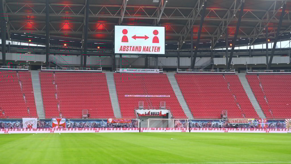 Geisterspiele drohen den Klubs der Bundesliga trotz steigender Corona-Fälle nicht.