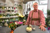 Detlef Tomandl hat in Osterburg den Blumenladen „Pusteblume“ eröffnet. Er kümmert sich um den Papierkram.