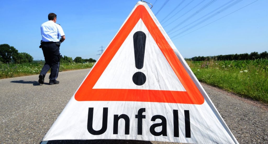 Auf der Landstraße L92 (Blankenburger Straße) im Harz ist es zwischen Silberbachtal und Thale zu einem Unfall gekommen. die Straße war voll gesperrt. Symbolbild: