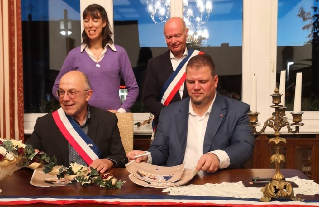 Städtepartnerschaft Rathauschefs aus NotreDamed'Oé und Barleben