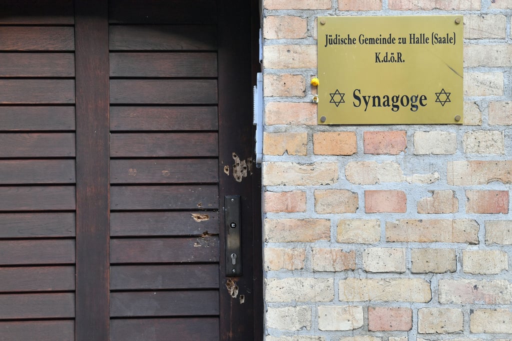 Sie hielt 2019 einen schwerbewaffneten Rechtsterroristen auf, verhinderte so ein Blutbad: die Synagogentür in Halle.