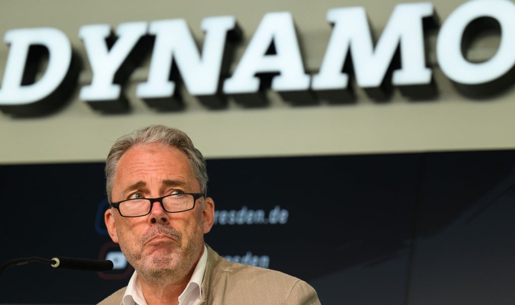 Dresdens Geschäftsführer Jürgen Wehlend bei der Pressekonferenz.
