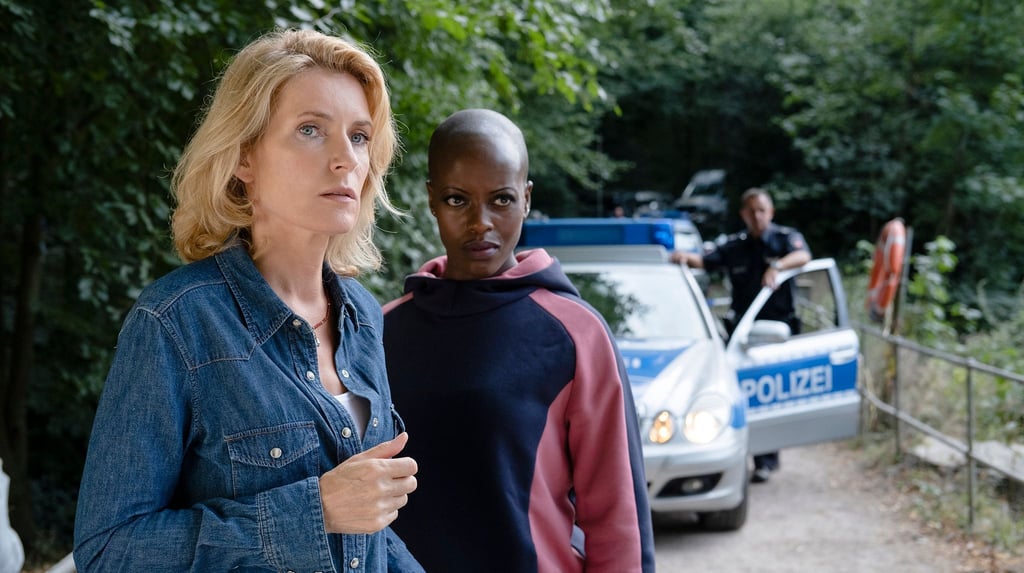 Charlotte Lindholm (l, Maria Furtwängler) und Anaïs Schmitz (Florence Kasumba) ermitteln wieder.