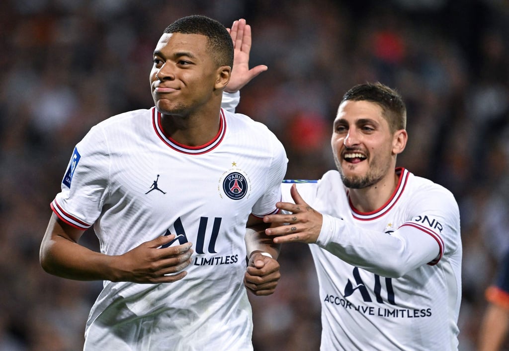 Steht auf der „Forbes“-Liste ganz oben: Kylian Mbappé (l) von Paris Saint-Germain.