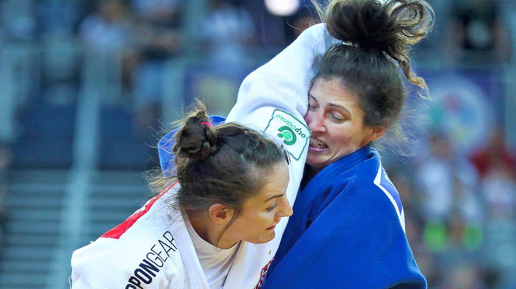 Miriam Butkereit (r.) kämpft jetzt für den SV Halle.