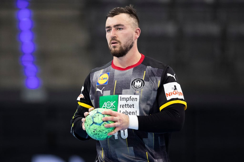 Handballer Jannik Kohlbacher wird verletzungsbedingt im Spiel gegen Schweden und Spanien fehlen.