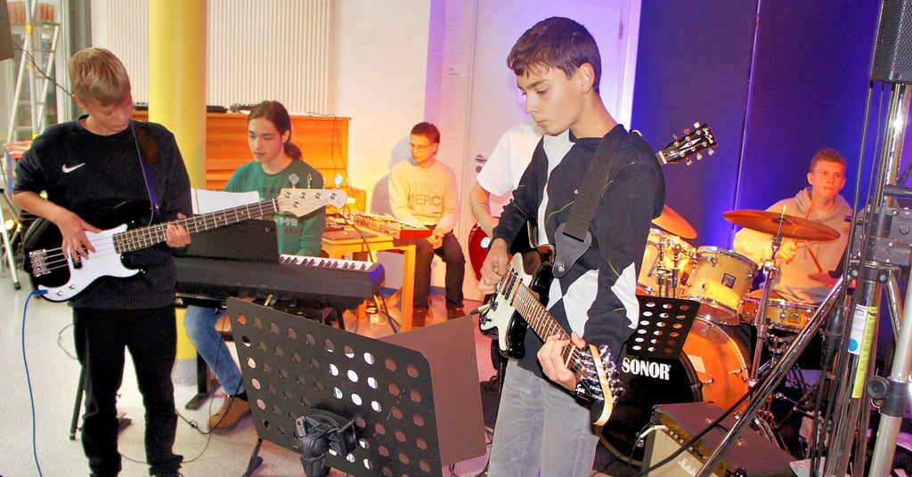 „All The Small Things“ – die Jugendband spielte drei alte Rocktitel, darunter „Smells Like Teen Spirit“ von Nirvana.