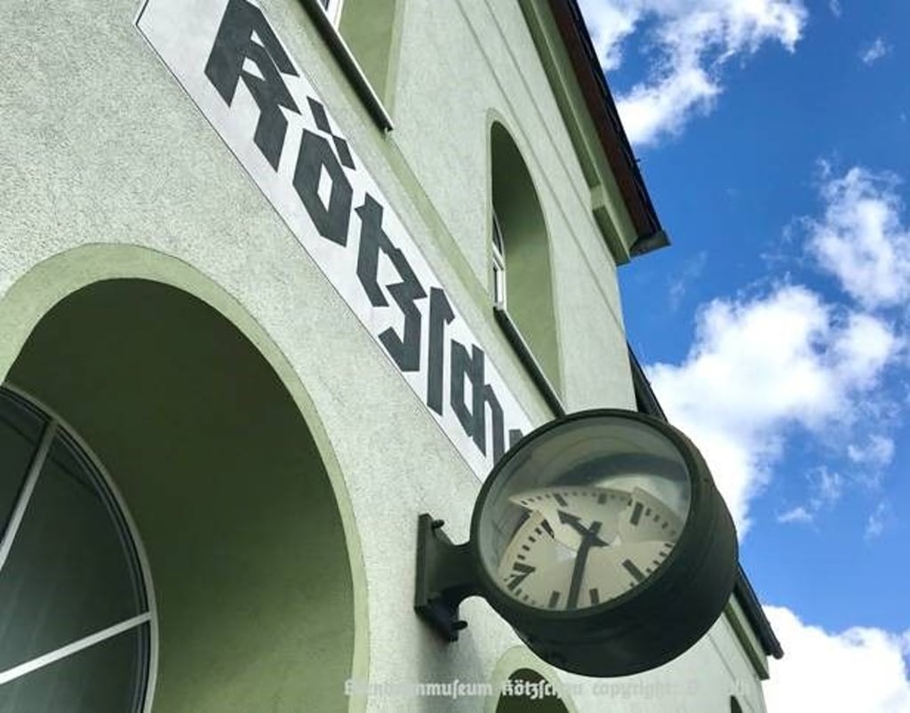 Die Bahnsteige in Kötzschau werden saniert. Das Eisenbahnmuseum soll einen behindertengerechten Zugang bekommen.