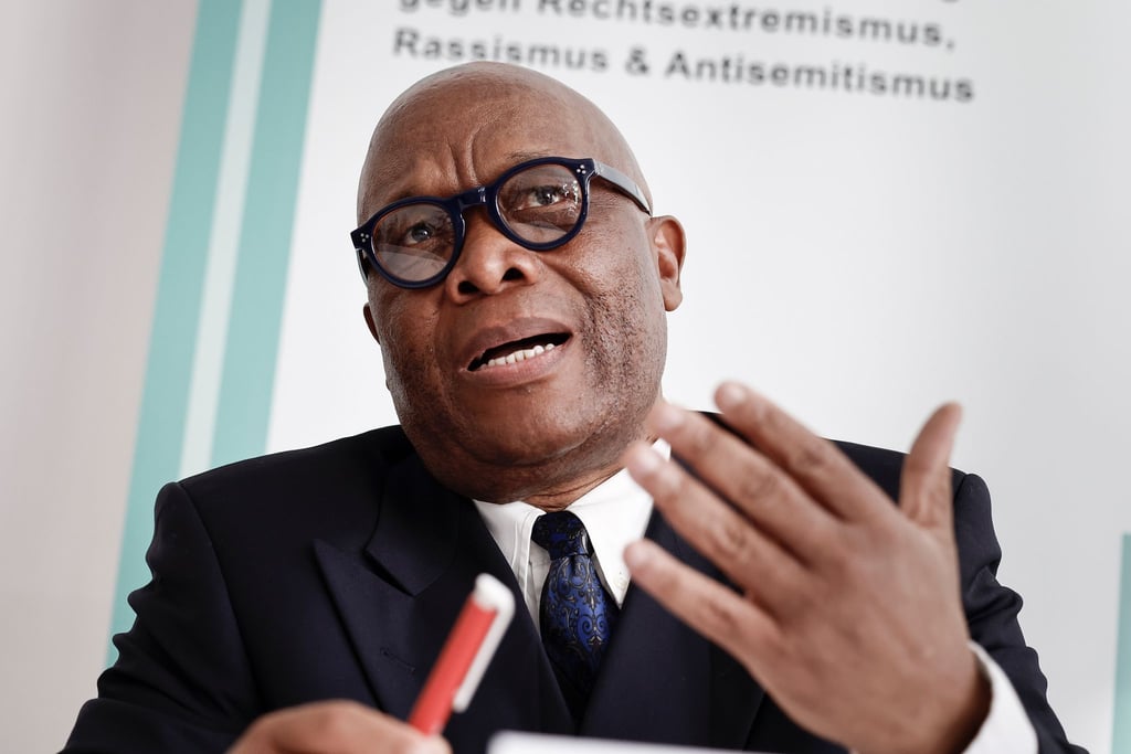 Mutombo Mansamba, Bruder des Opfers Kupa Ilunga Medard Mutombo, bei einer PK von ReachOut.