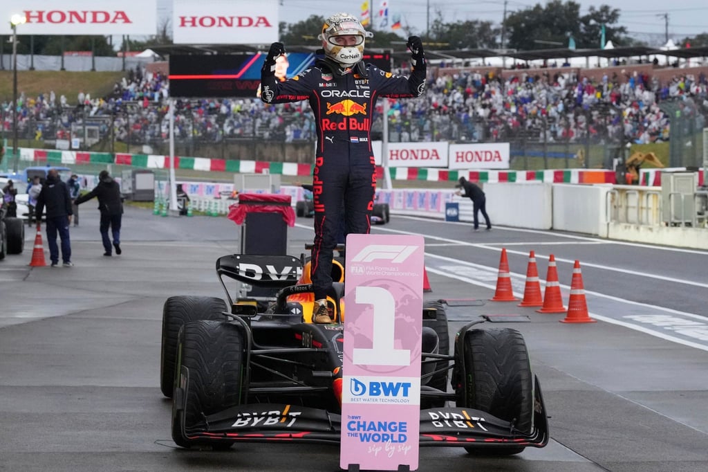 Max Verstappen aus den Niederlanden vom Team Red-Bull jubelt nach seinem Sieg.